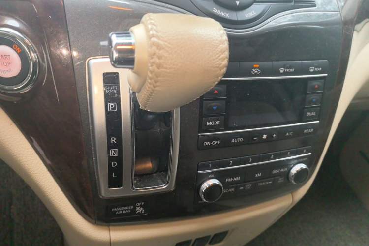 Used Nissan Quest 2015 3.5L SL Gear Lever