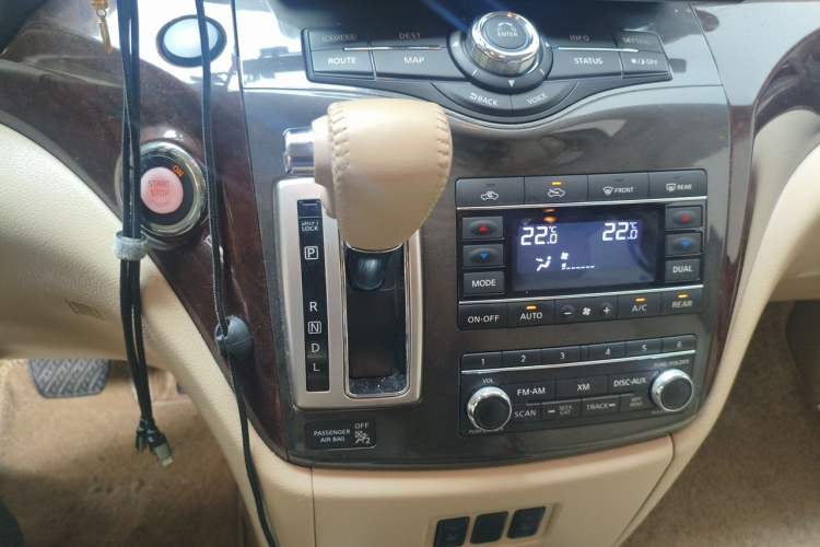 Used Nissan Quest 2015 3.5L SL Gear Lever