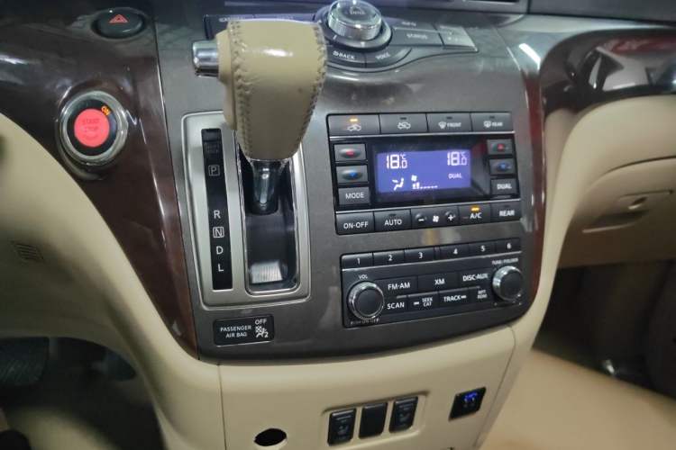 Used Nissan Quest 2015 3.5L SL Gear Lever