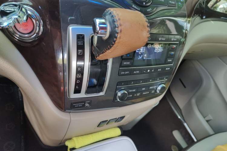 Used Nissan Quest 2015 3.5L SL Gear Lever