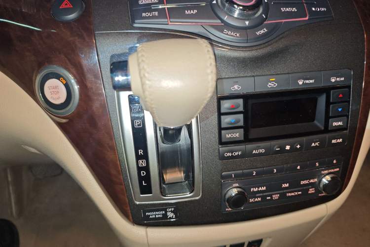 Used Nissan Quest 2015 3.5L SL Gear Lever