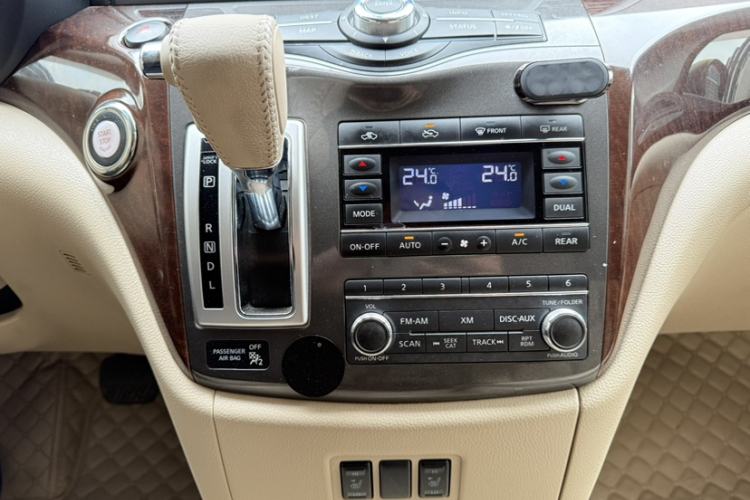 Used Nissan Quest 2015 3.5L SL Gear Lever