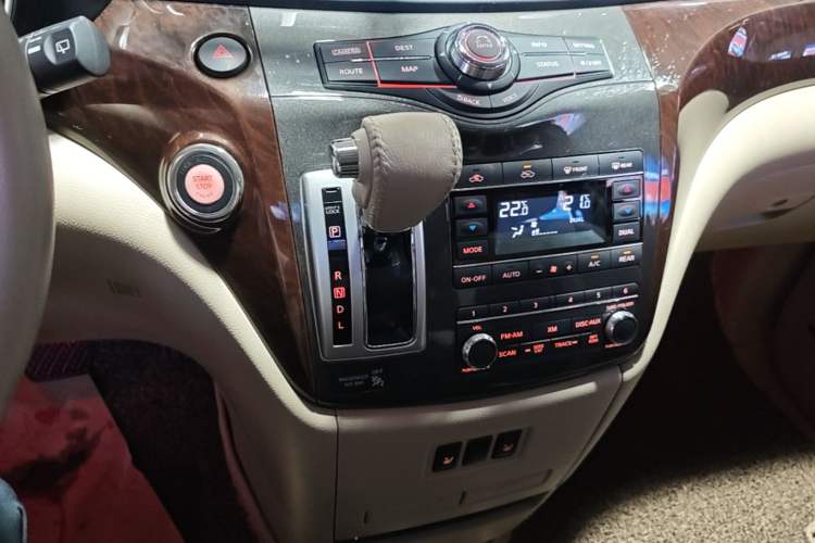 Used Nissan Quest 2015 3.5L SL Gear Lever