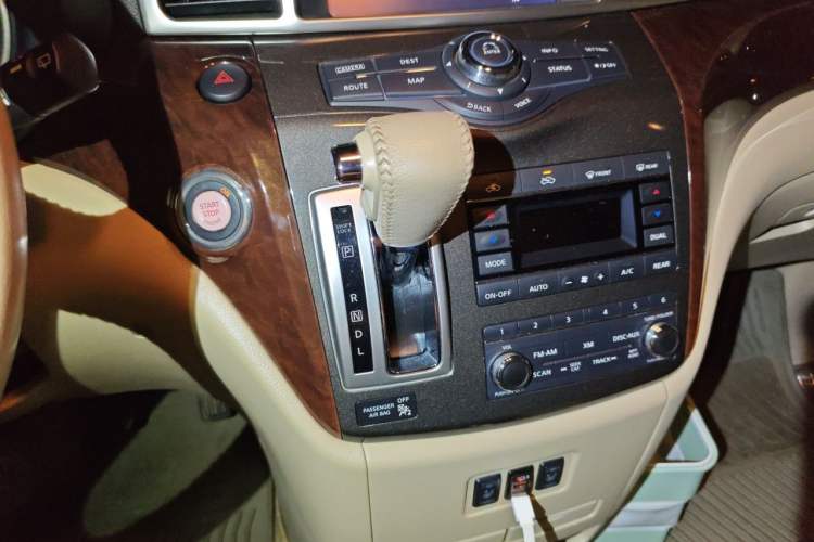 Used Nissan Quest 2015 3.5L SL Gear Lever