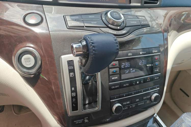 Used Nissan Quest 2015 3.5L SL Gear Lever