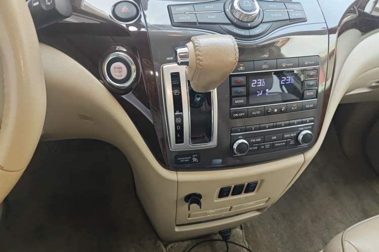 Used Nissan Quest 2015 3.5L SL Gear Lever