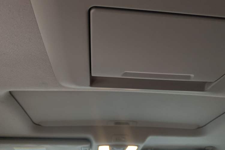 Used Nissan Quest 2015 3.5L SL Headliner
