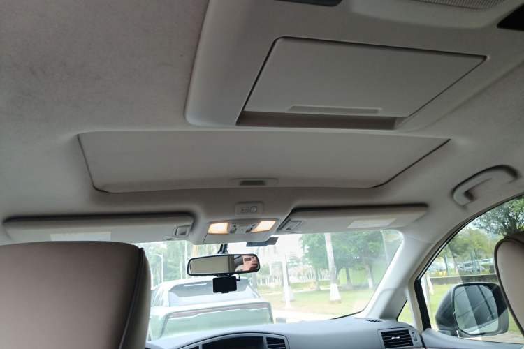 Used Nissan Quest 2015 3.5L SL Headliner