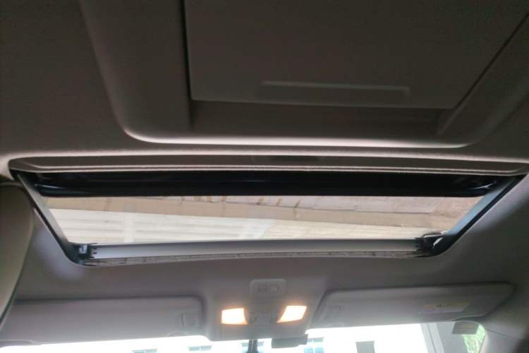 Used Nissan Quest 2015 3.5L SL Headliner
