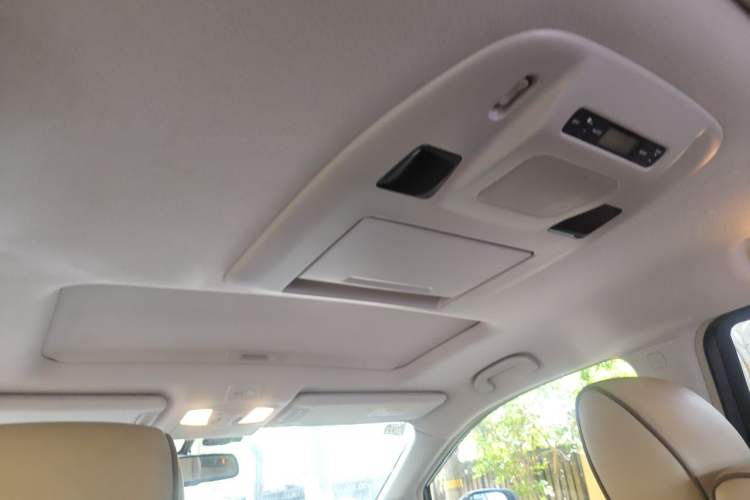 Used Nissan Quest 2015 3.5L SL Headliner