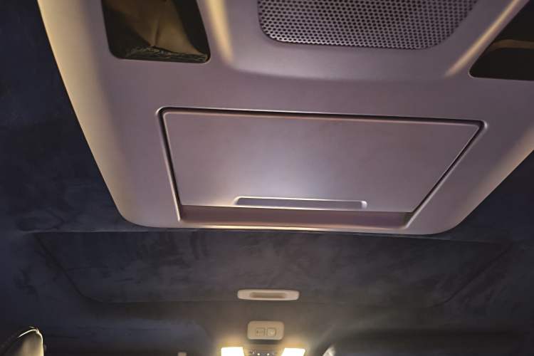 Used Nissan Quest 2015 3.5L SL Headliner