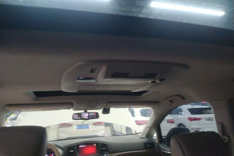 Used Nissan Quest 2015 3.5L SL Headliner