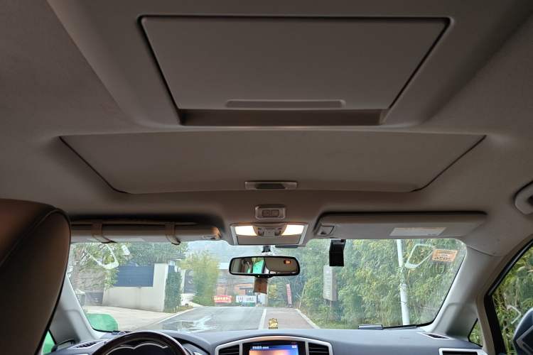 Used Nissan Quest 2015 3.5L SL Headliner