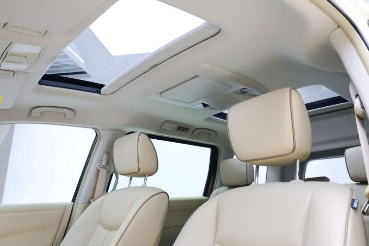 Used Nissan Quest 2015 3.5L SL Headliner