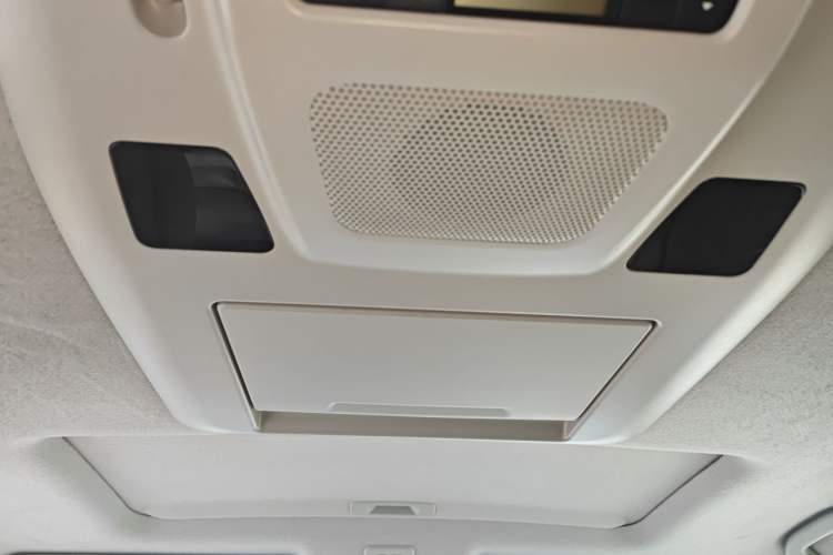 Used Nissan Quest 2015 3.5L SL Headliner