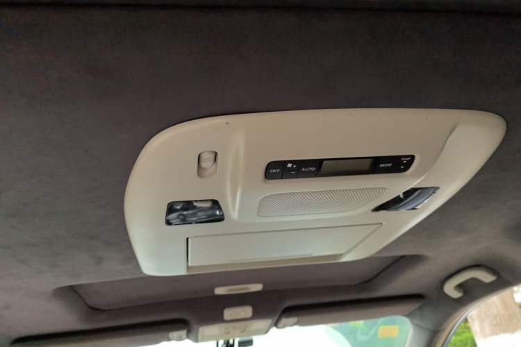 Used Nissan Quest 2015 3.5L SL Headliner