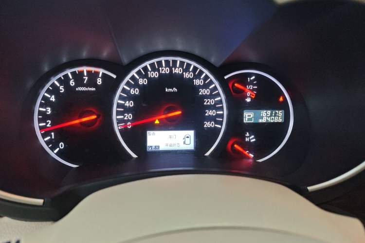 Used Nissan Quest 2015 3.5L SL Instrument Cluster