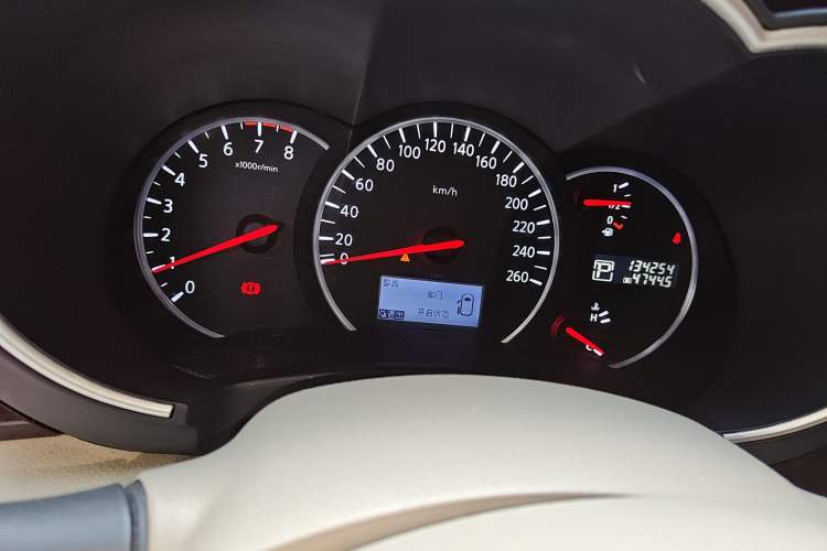 Used Nissan Quest 2015 3.5L SL Instrument Cluster
