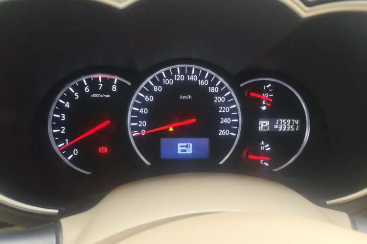 Used Nissan Quest 2015 3.5L SL Instrument Cluster