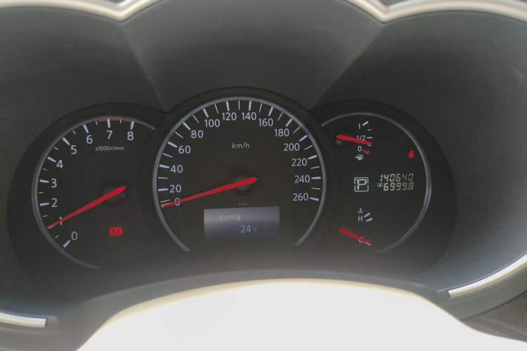 Used Nissan Quest 2015 3.5L SL Instrument Cluster