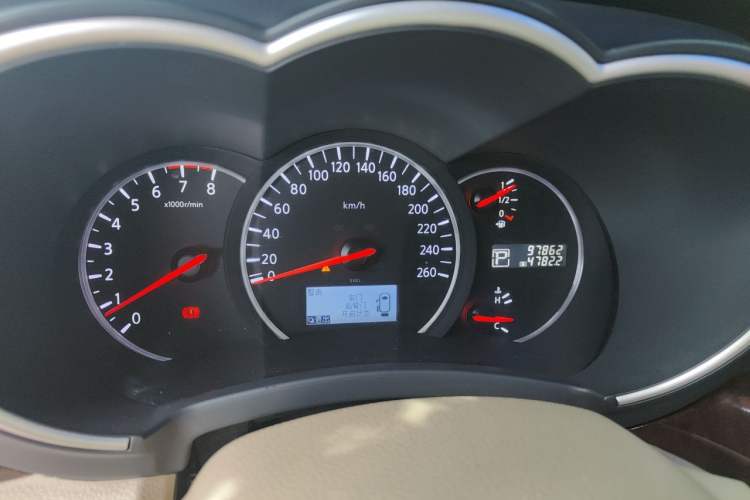 Used Nissan Quest 2015 3.5L SL Instrument Cluster