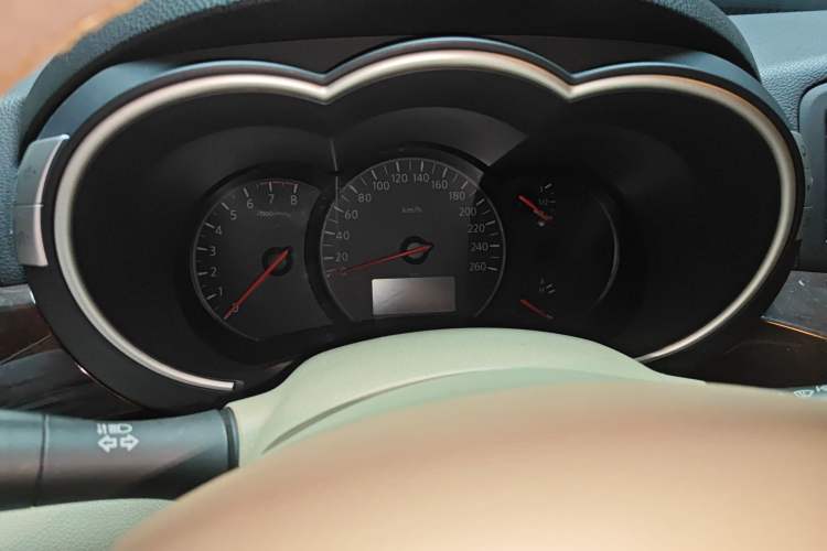 Used Nissan Quest 2015 3.5L SL Instrument Cluster