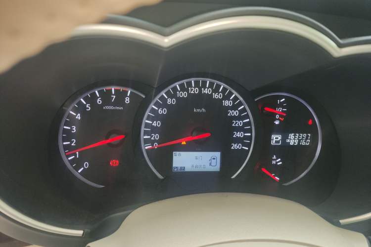 Used Nissan Quest 2015 3.5L SL Instrument Cluster