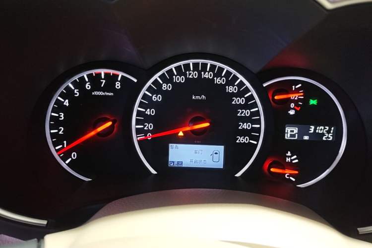 Used Nissan Quest 2015 3.5L SL Instrument Cluster