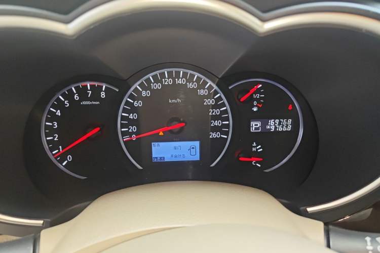 Used Nissan Quest 2015 3.5L SL Instrument Cluster