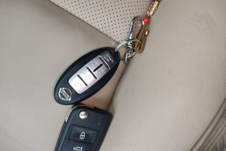 Used Nissan Quest 2015 3.5L SL Interior 1