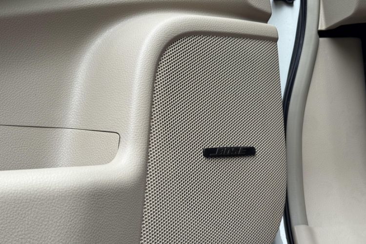 Used Nissan Quest 2015 3.5L SL Interior 1