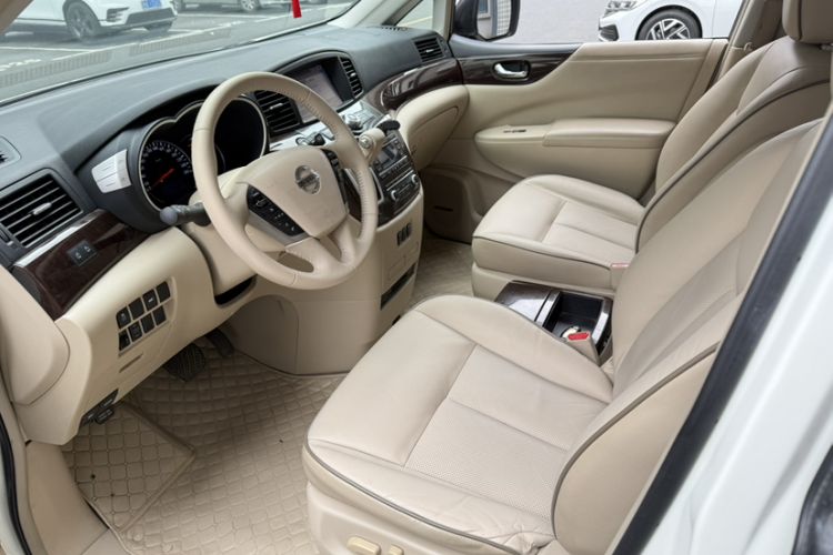 Used Nissan Quest 2015 3.5L SL Interior 1