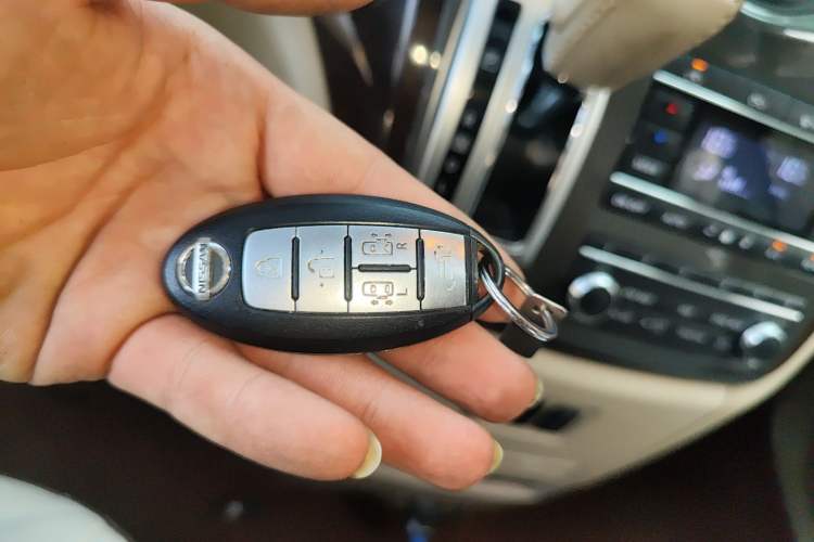 Used Nissan Quest 2015 3.5L SL Interior 1