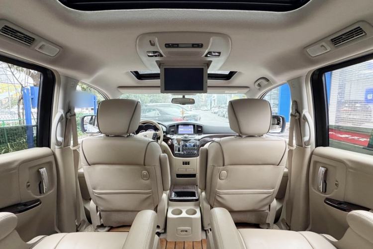 Used Nissan Quest 2015 3.5L SL Interior 12