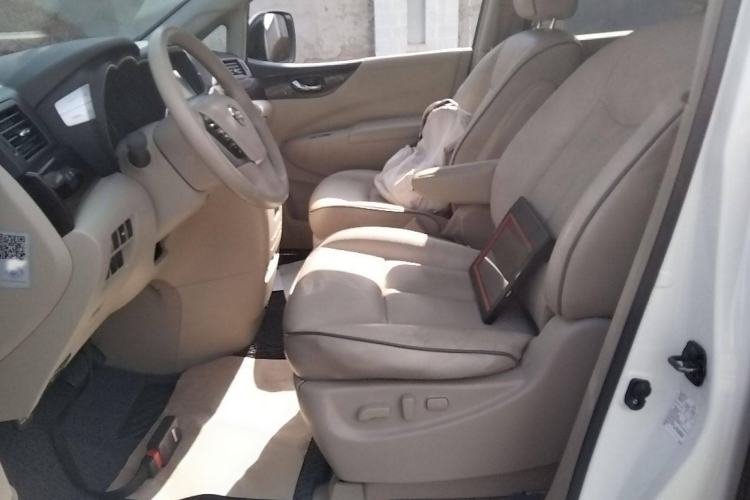 Used Nissan Quest 2015 3.5L SL Interior 2