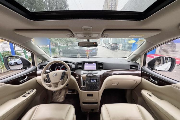 Used Nissan Quest 2015 3.5L SL Interior 2