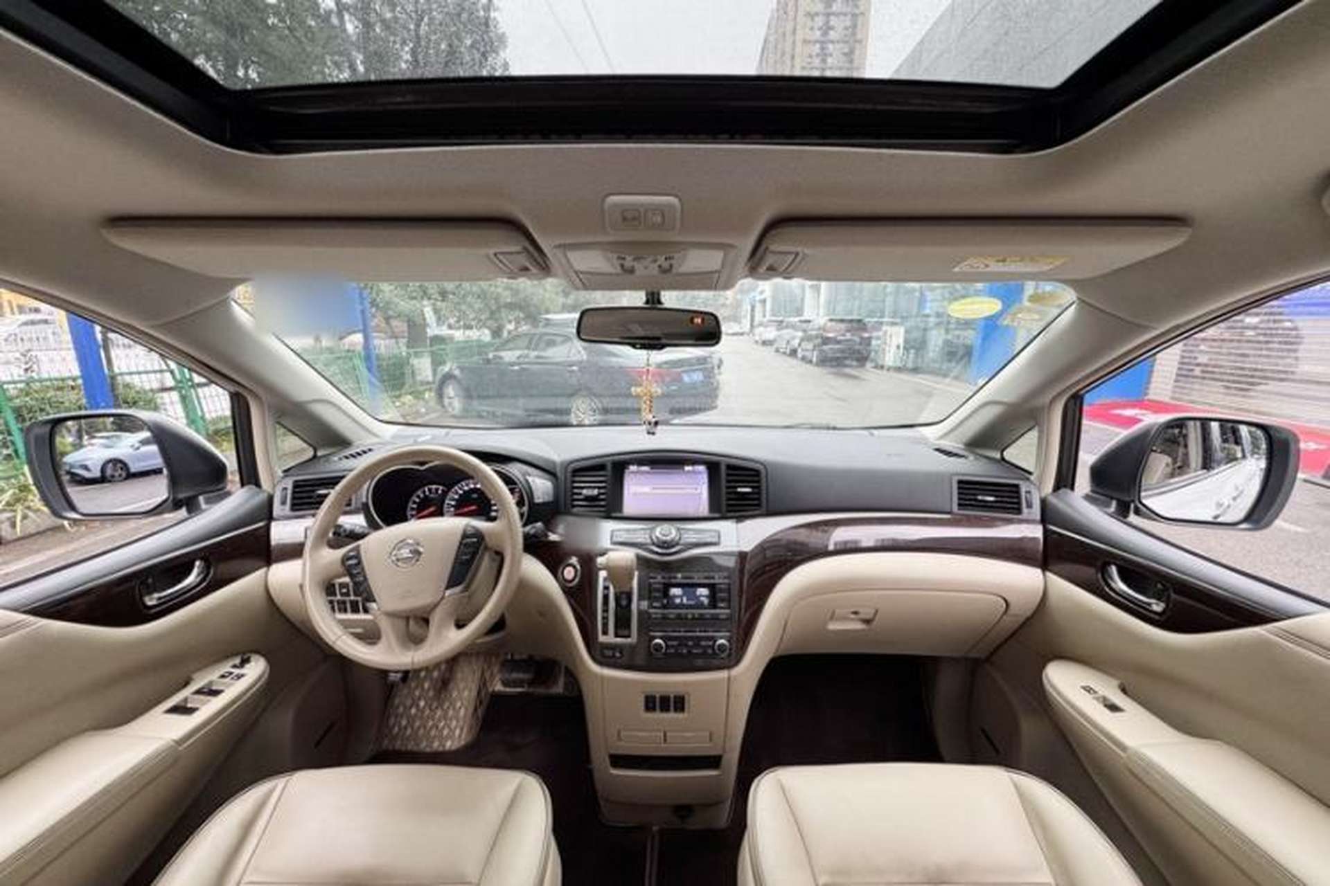 Used Nissan Quest 2015 3.5L SL Interior 2