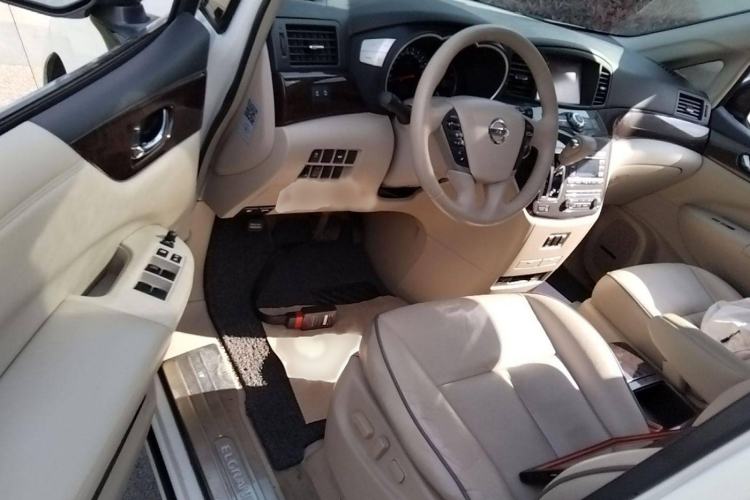 Used Nissan Quest 2015 3.5L SL Interior 3