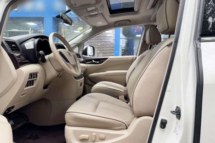 Used Nissan Quest 2015 3.5L SL Interior 3