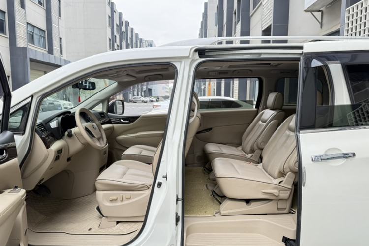 Used Nissan Quest 2015 3.5L SL Interior 3