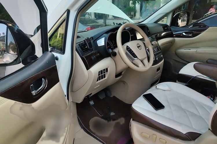 Used Nissan Quest 2015 3.5L SL Interior 3