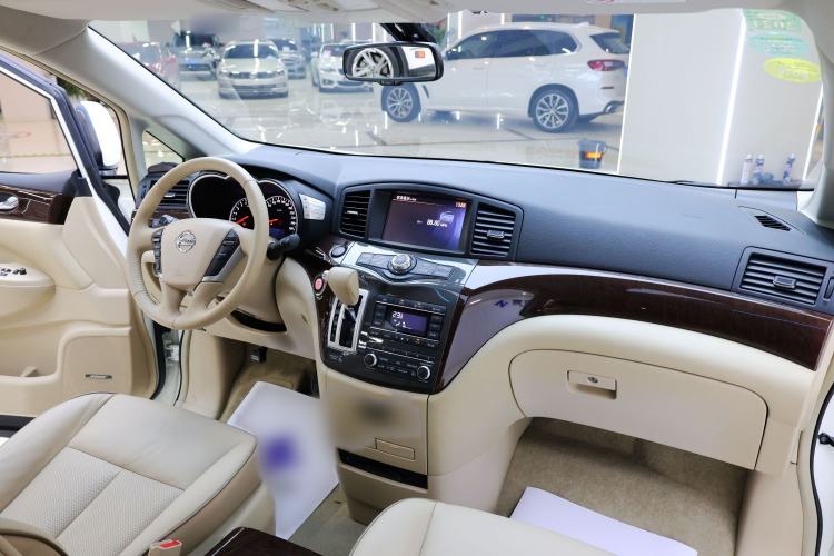 Used Nissan Quest 2015 3.5L SL Interior 4