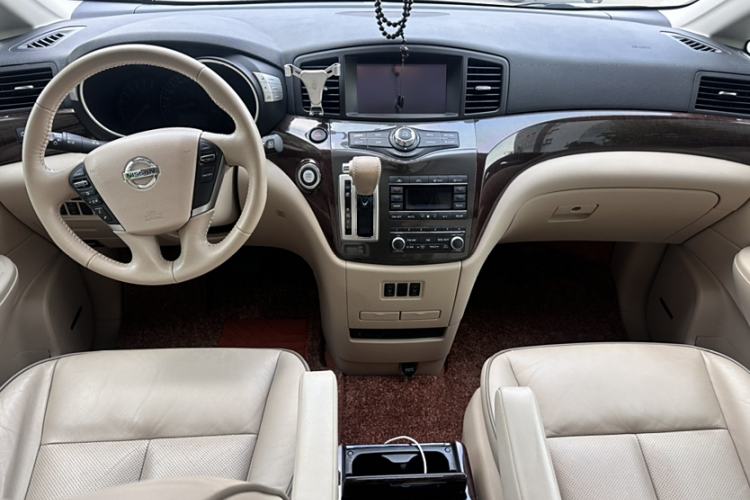 Used Nissan Quest 2015 3.5L SL Interior 4