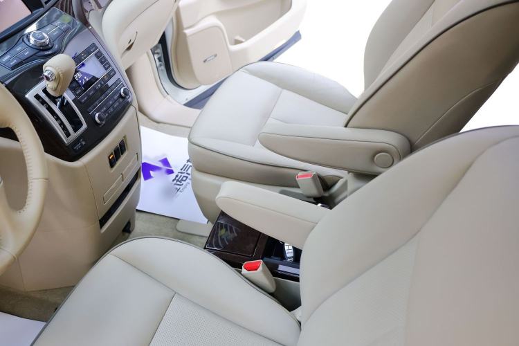 Used Nissan Quest 2015 3.5L SL Interior 5