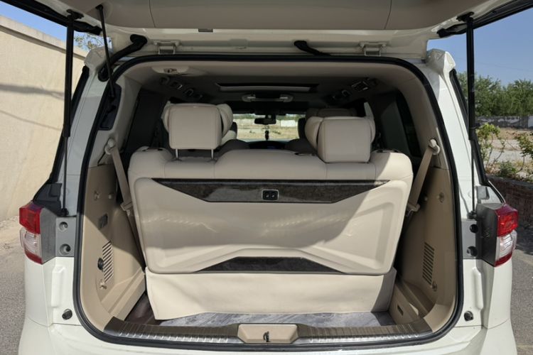 Used Nissan Quest 2015 3.5L SL Interior 6