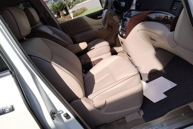 Used Nissan Quest 2015 3.5L SL Interior 6