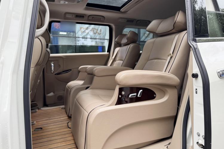 Used Nissan Quest 2015 3.5L SL Interior 6