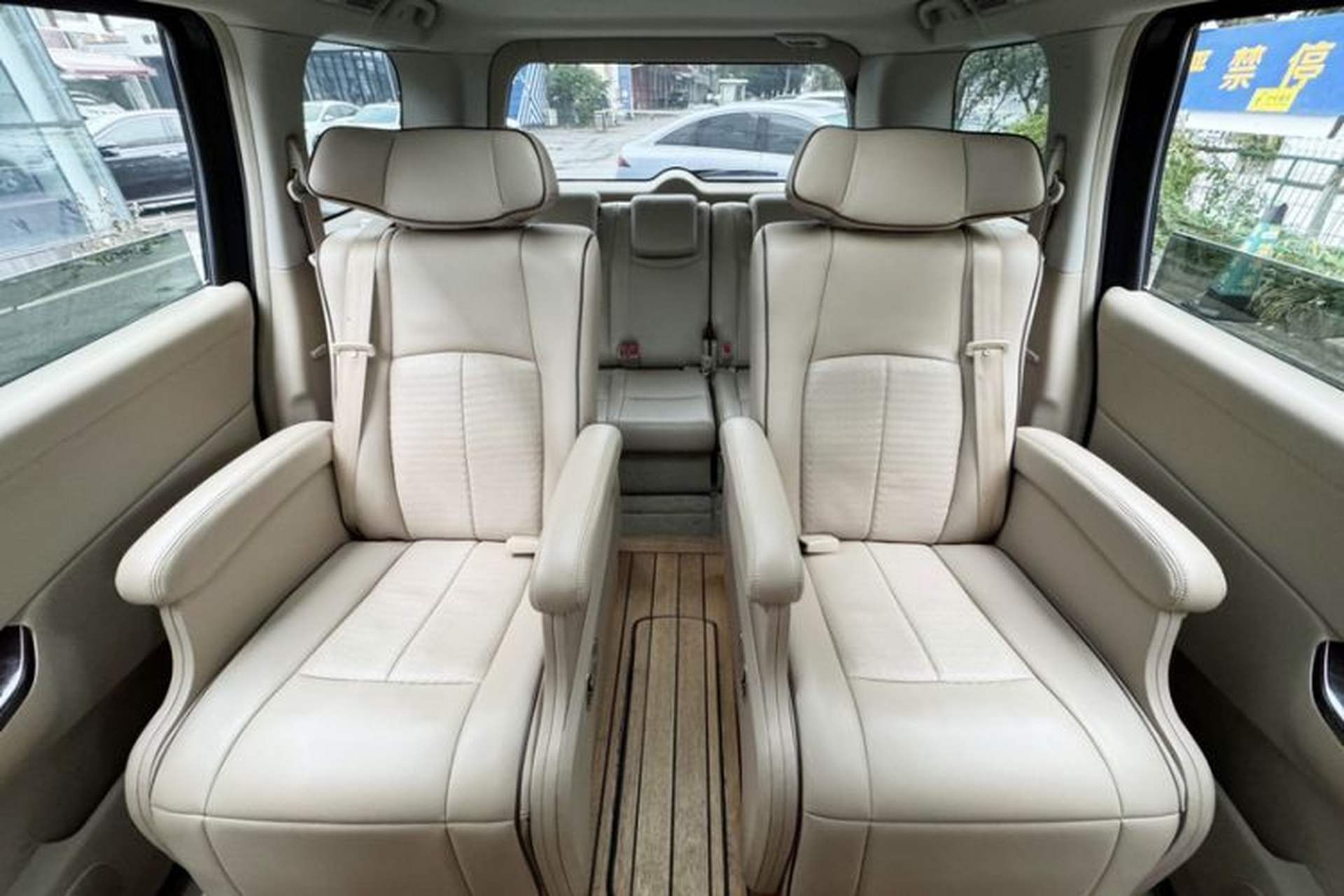 Used Nissan Quest 2015 3.5L SL Interior 7