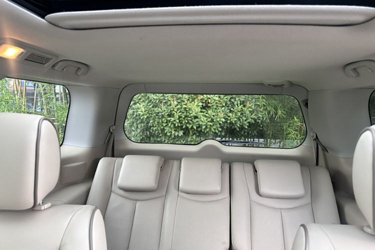 Used Nissan Quest 2015 3.5L SL Interior 7