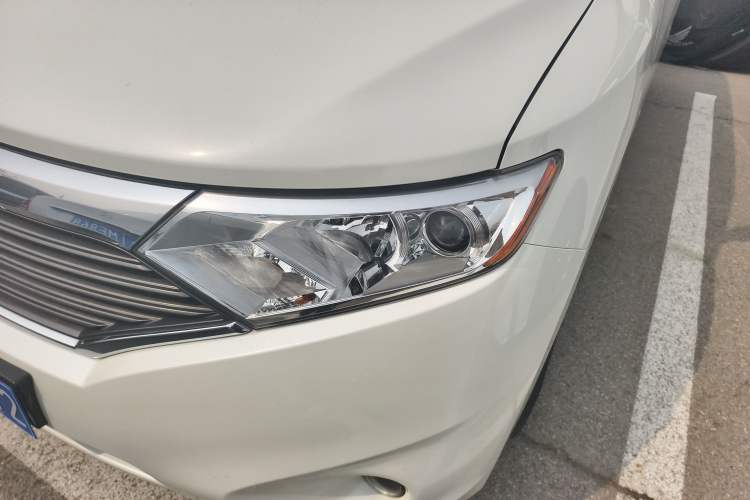Used Nissan Quest 2015 3.5L SL Left Front Headlight